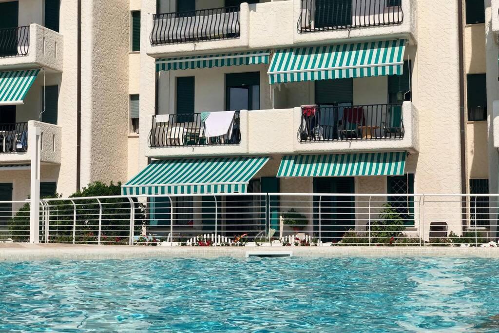 El Palmar Residence Vista-Mare E Vista-Piscina Лидо-ди-Езоло Экстерьер фото